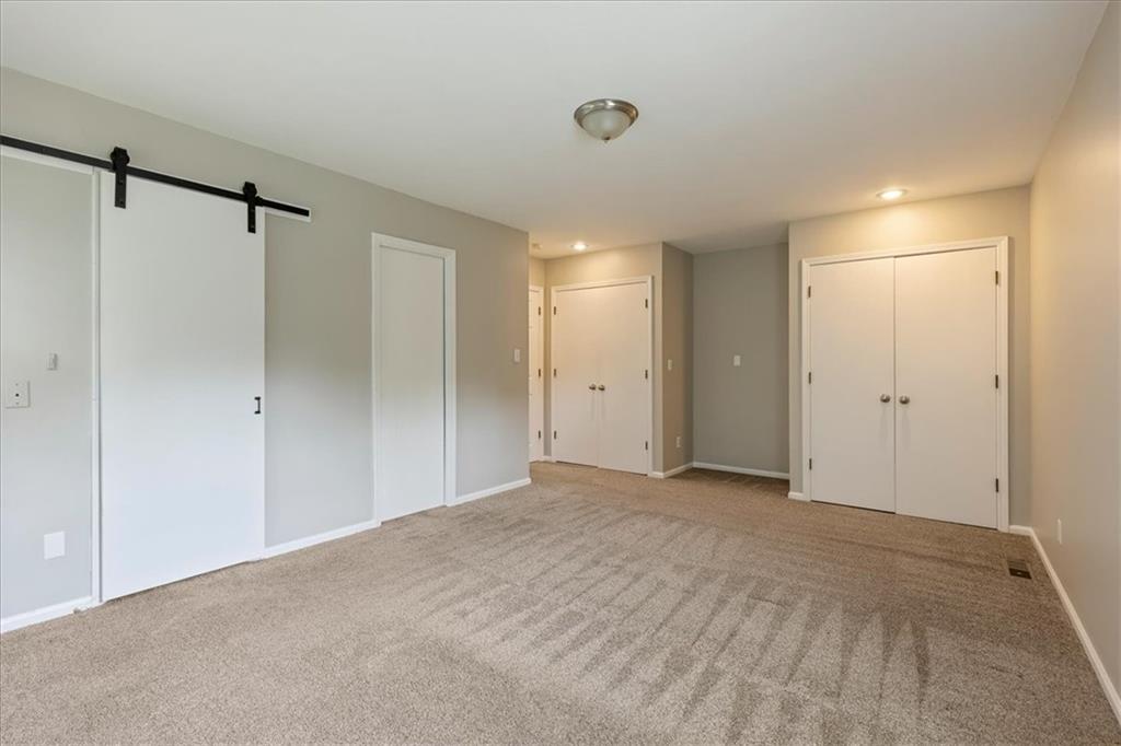 9905 Wayne Avenue Property Photo 12