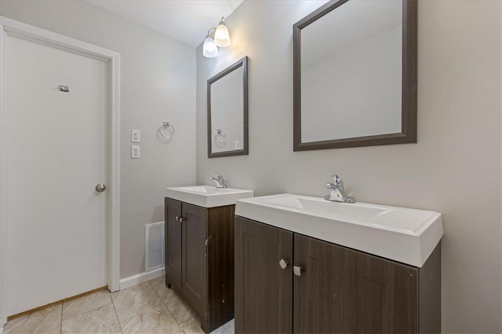9905 Wayne Avenue Property Photo 18