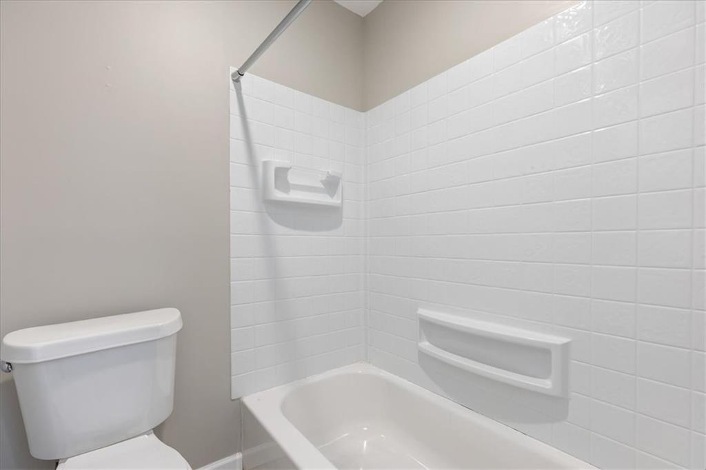 9905 Wayne Avenue Property Photo 19
