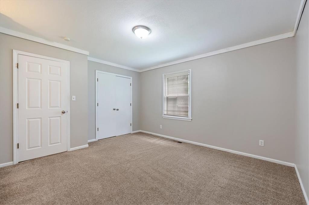 9905 Wayne Avenue Property Photo 21