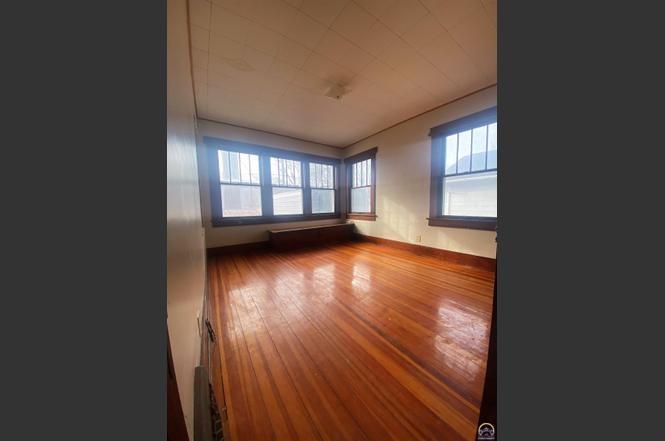 513 Niagara Street Property Photo 3