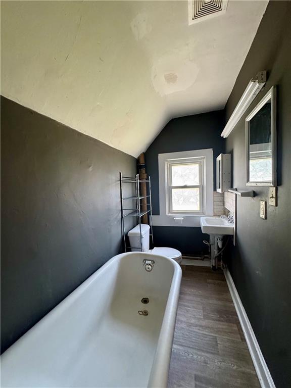 222 W 4th Street Property Photo 10