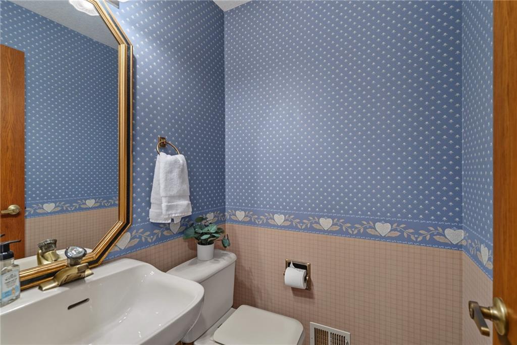 21898 Sunflower Road Property Photo 21