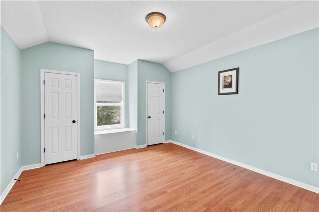 9020 N Oxford Avenue Property Photo 23