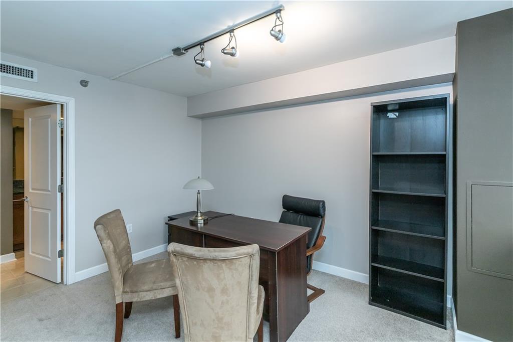 600 Admiral Boulevard Property Photo 5