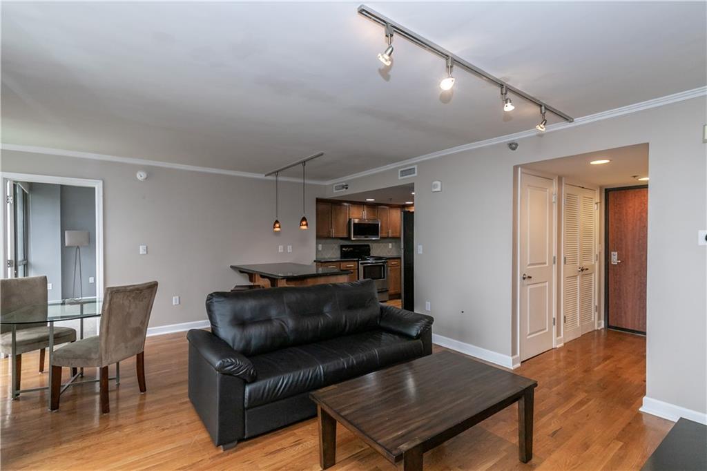 600 Admiral Boulevard Property Photo 5
