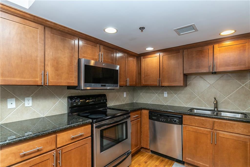 600 Admiral Boulevard Property Photo 19