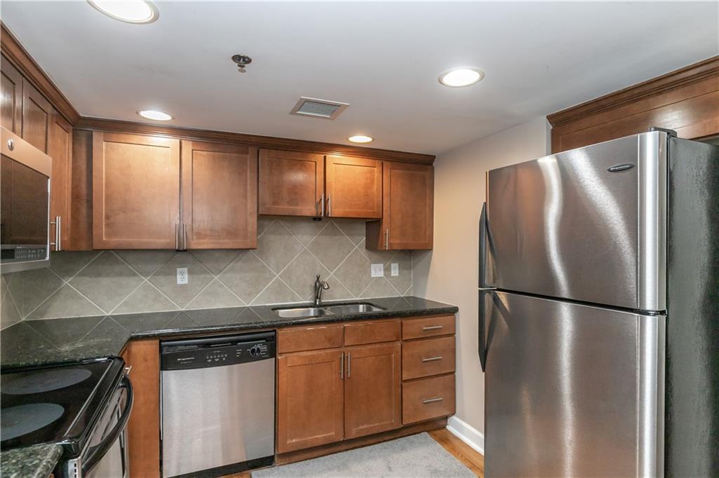 600 Admiral Boulevard Property Photo 20
