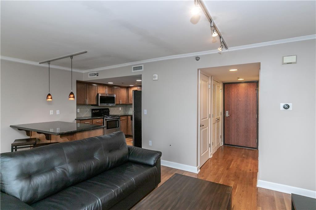 600 Admiral Boulevard Property Photo 25