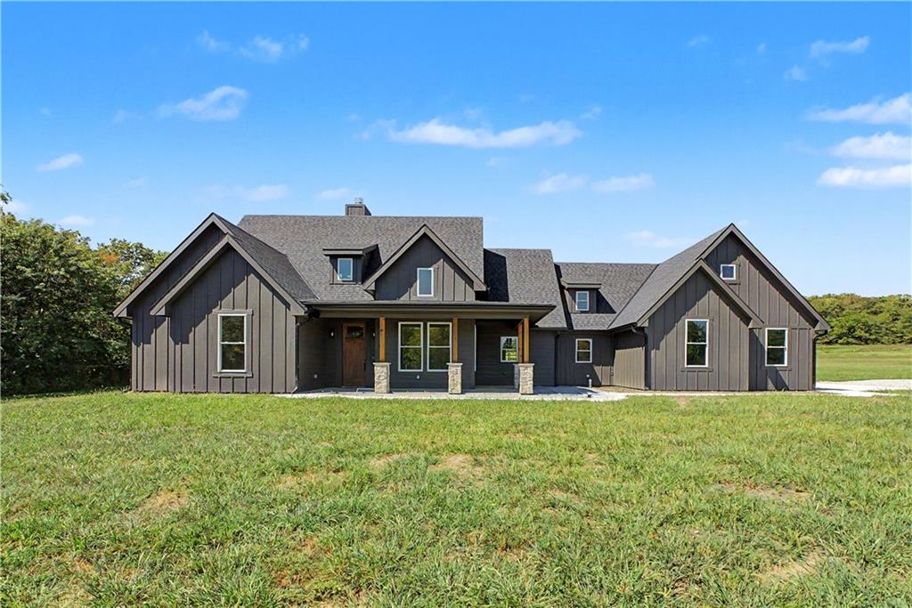702 NW 1501st Road
