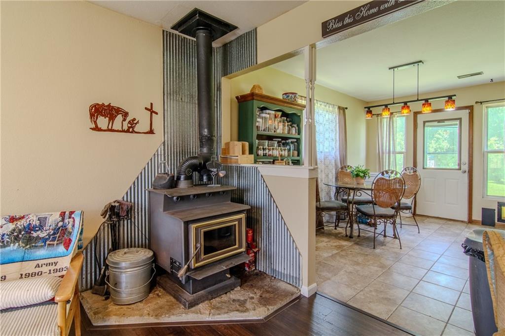 8352 Nw B Highway Property Photo 9