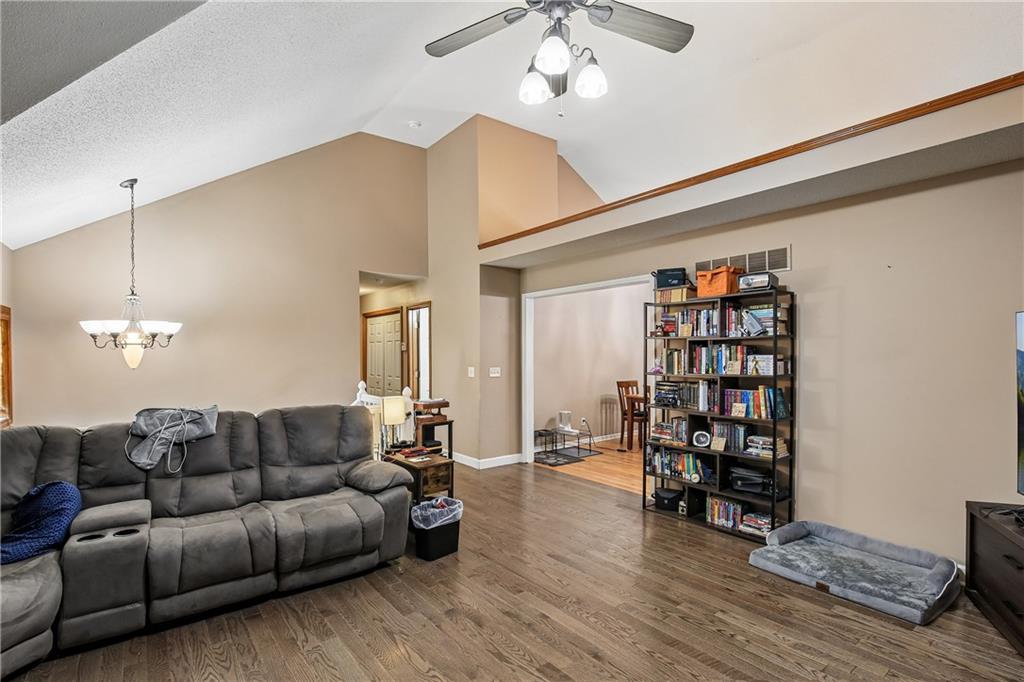 203 Broadmoor Drive Property Photo 7