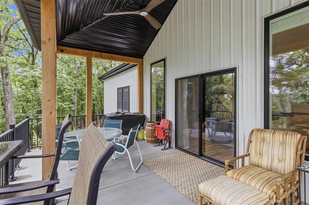 1368 Chimney Point Property Photo 27