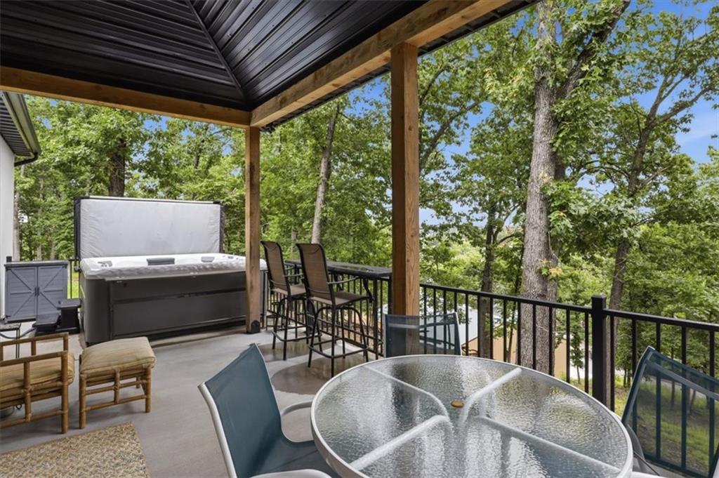 1368 Chimney Point Property Photo 29