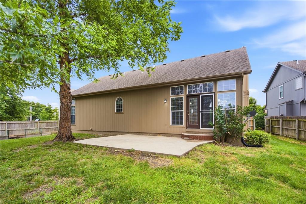 18366 W 157 Terrace Property Photo 33