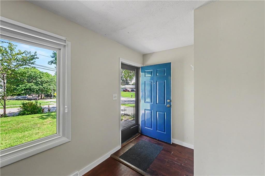 7940 N Broadway Street Property Photo 6