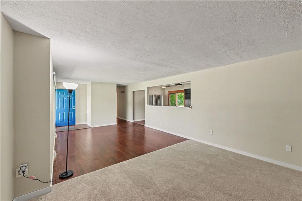 7940 N Broadway Street Property Photo 8