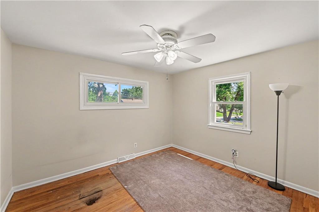 7940 N Broadway Street Property Photo 18