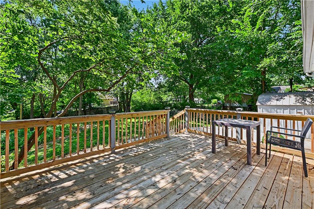 7940 N Broadway Street Property Photo 23