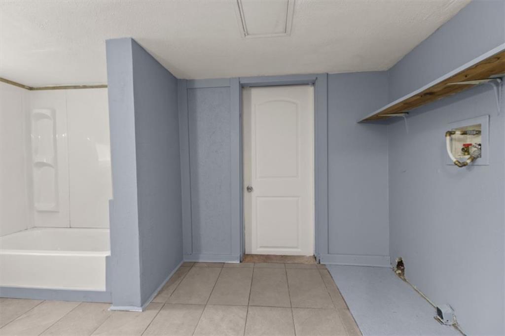 1001 S Main Street Property Photo 15