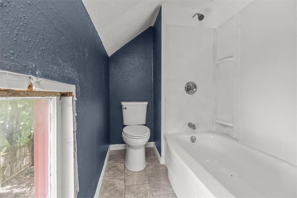 1001 S Main Street Property Photo 16