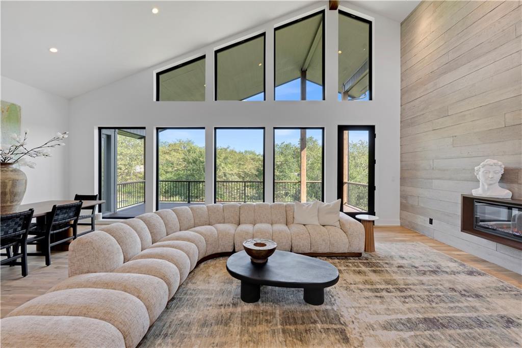 18113 Cody Street Property Photo 6