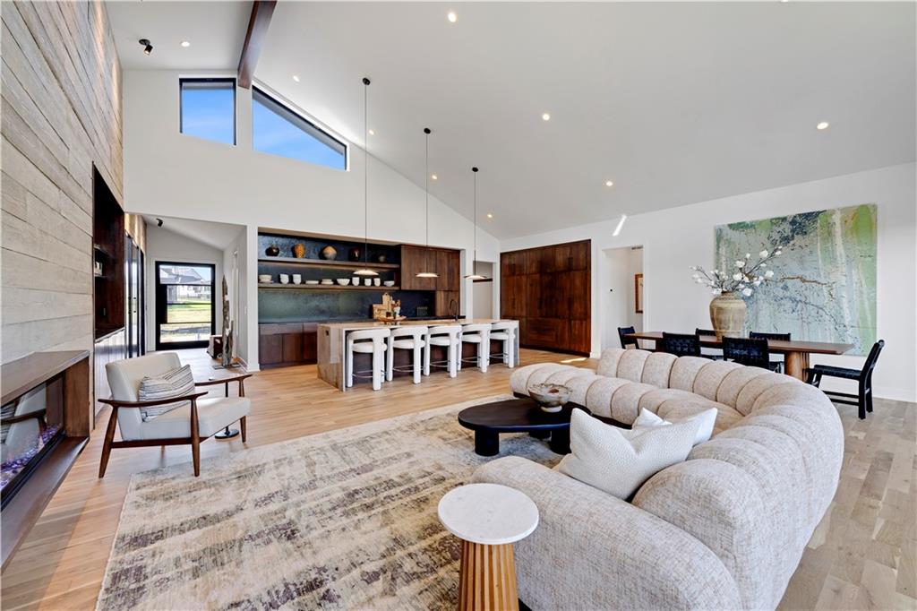 18113 Cody Street Property Photo 10