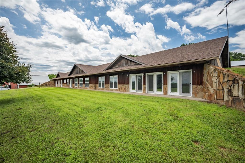 742 S 935 Road Property Photo 4