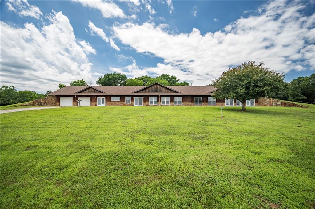 742 S 935 Road Property Photo 5