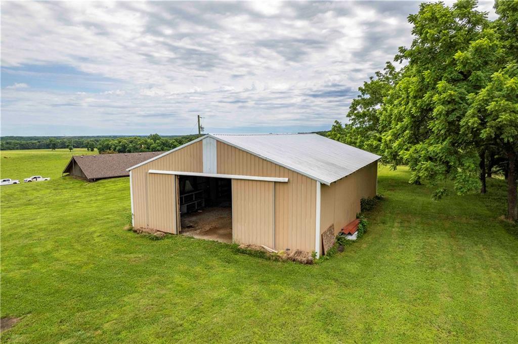 742 S 935 Road Property Photo 41
