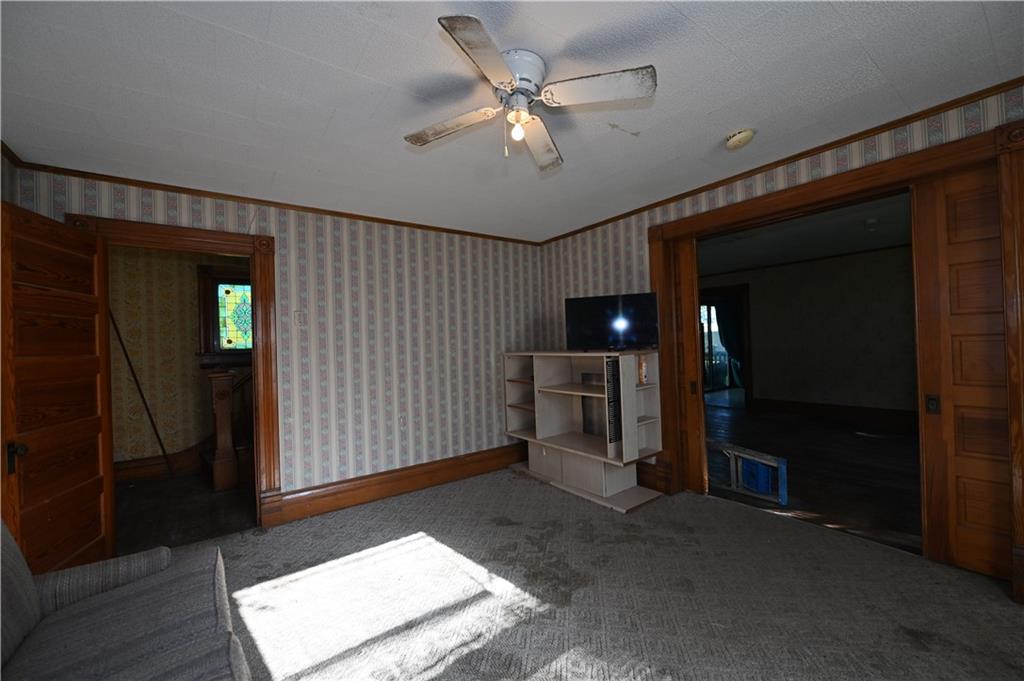 201 E 2nd Street Property Photo 6