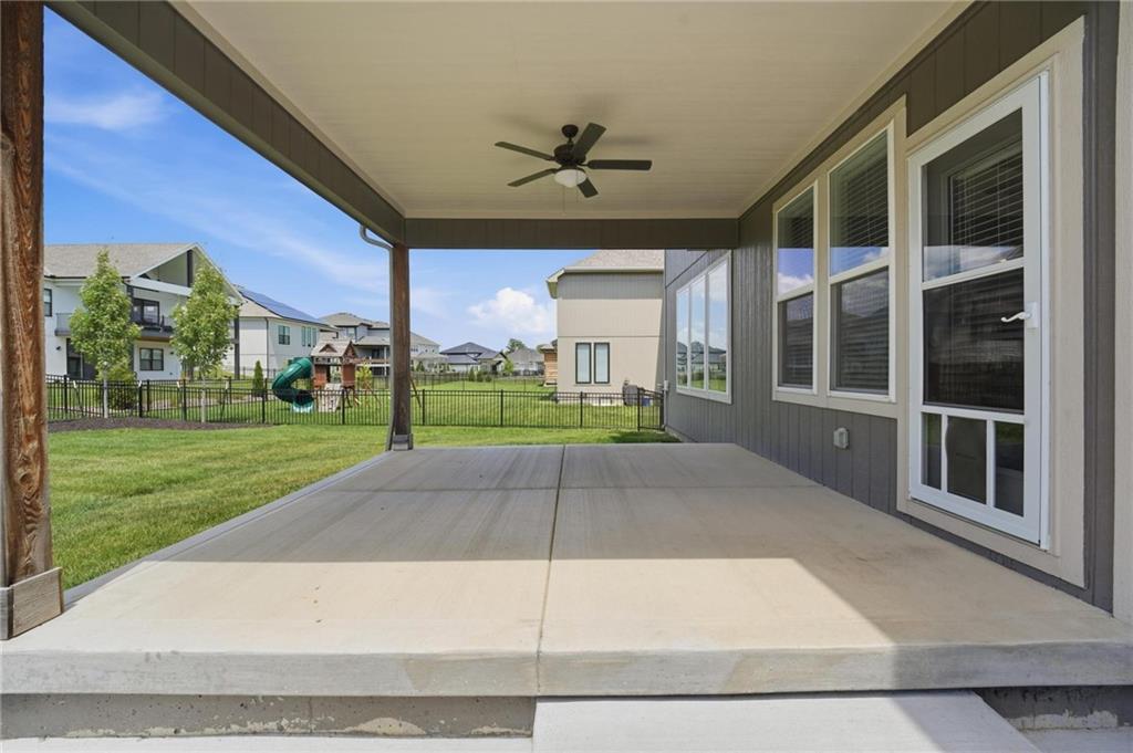 318 Nw Ambersham Drive Property Photo 66