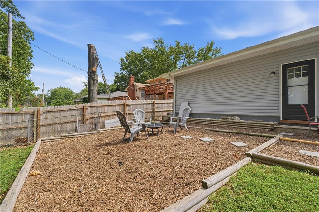 3916 Queen Ridge Drive Property Photo 45