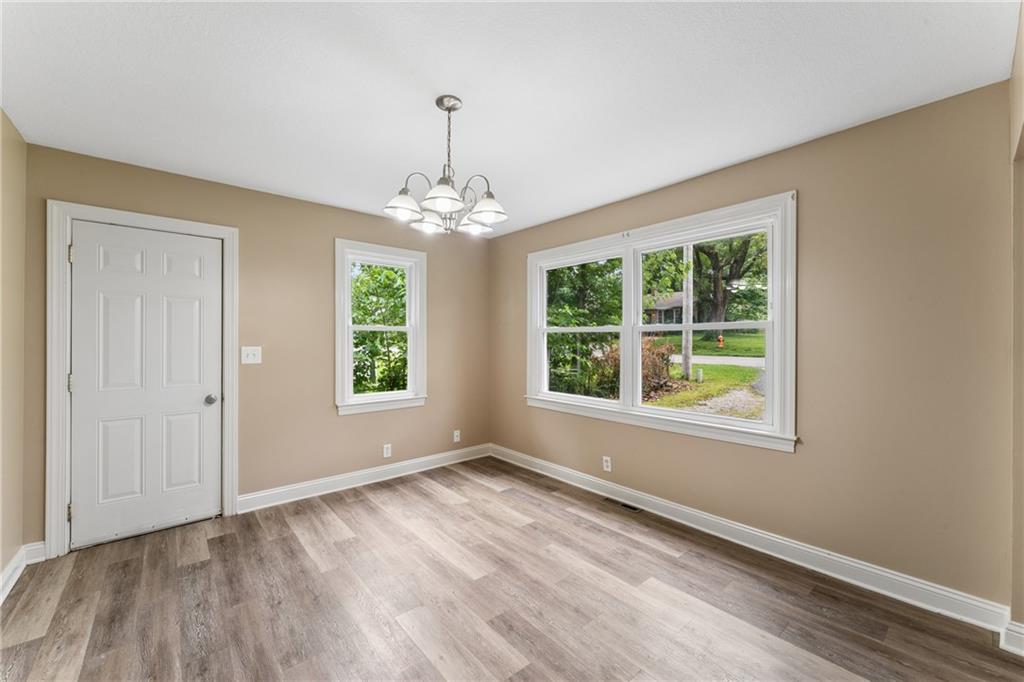 2811 S Northern Boulevard Property Photo 15