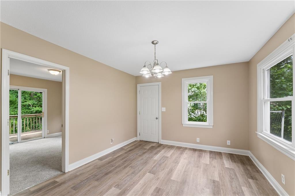 2811 S Northern Boulevard Property Photo 16