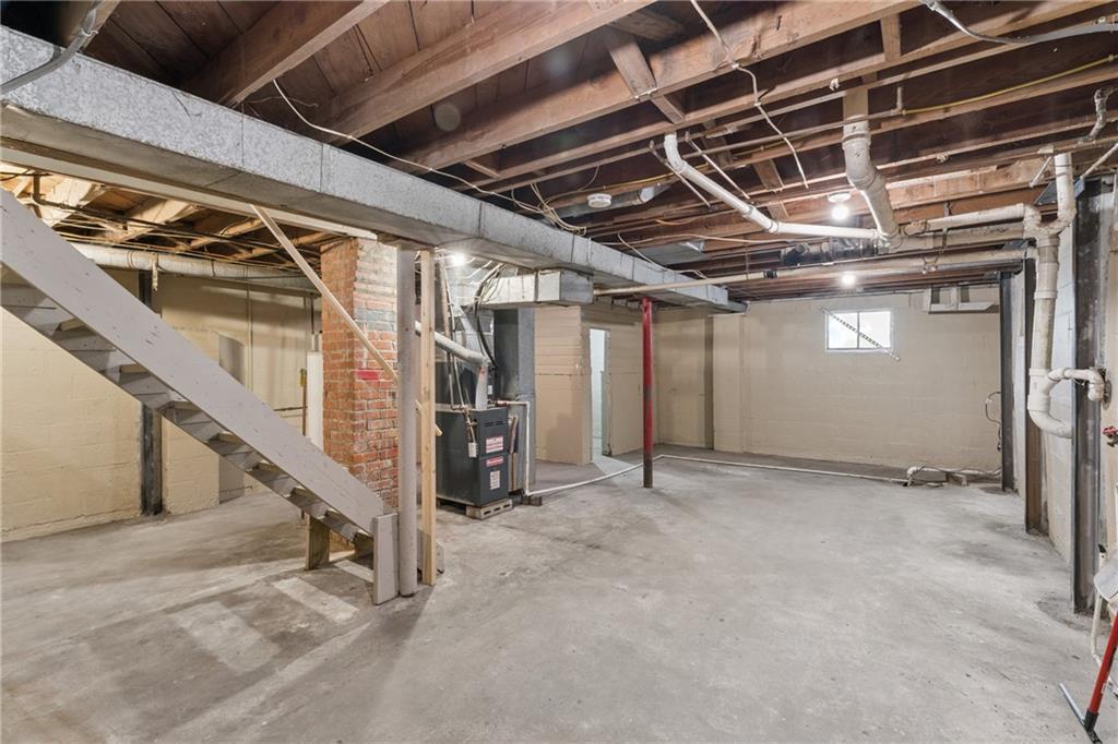 2811 S Northern Boulevard Property Photo 28