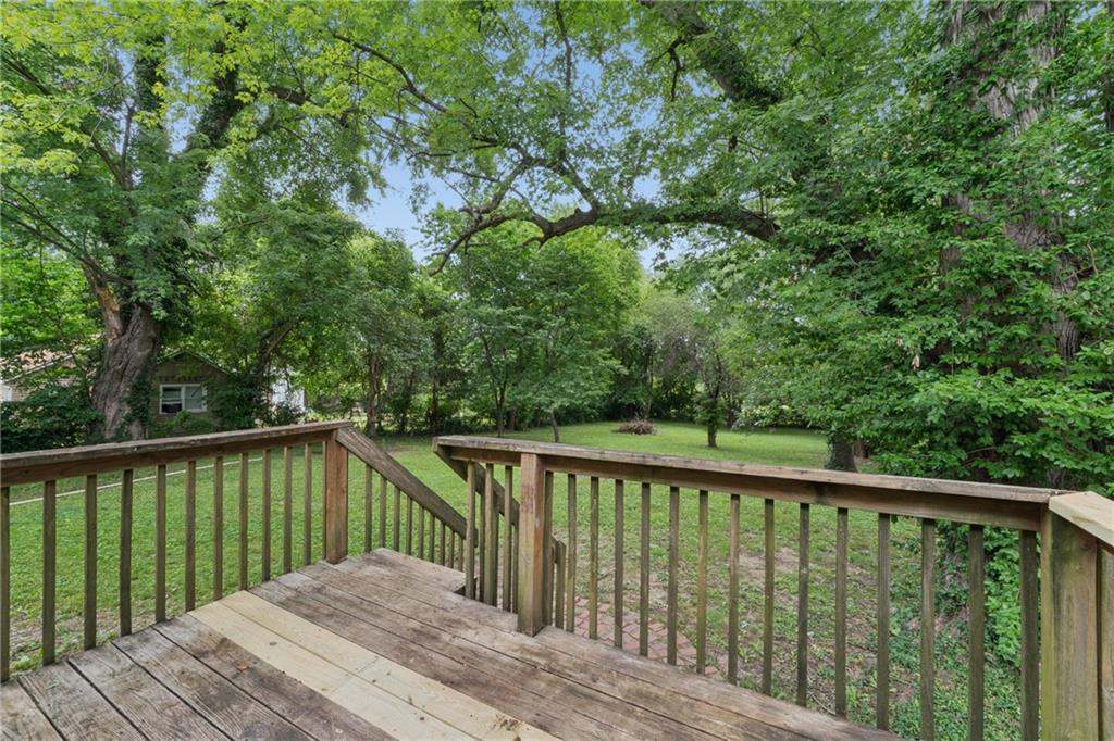 2811 S Northern Boulevard Property Photo 43