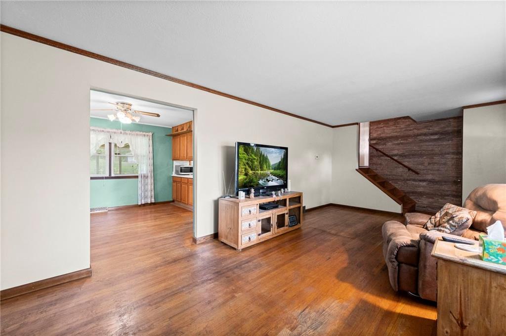 817 S Alexander Road Property Photo 4
