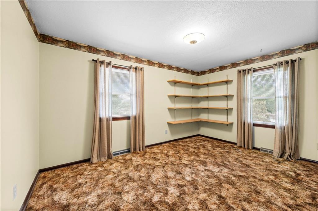 817 S Alexander Road Property Photo 17