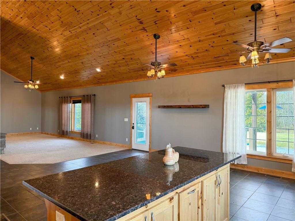 1028 N 600 Road Property Photo 6