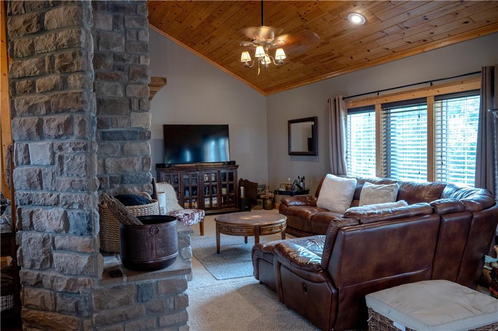 1028 N 600 Road Property Photo 8