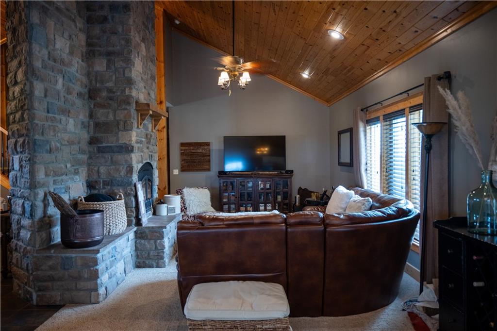 1028 N 600 Road Property Photo 10
