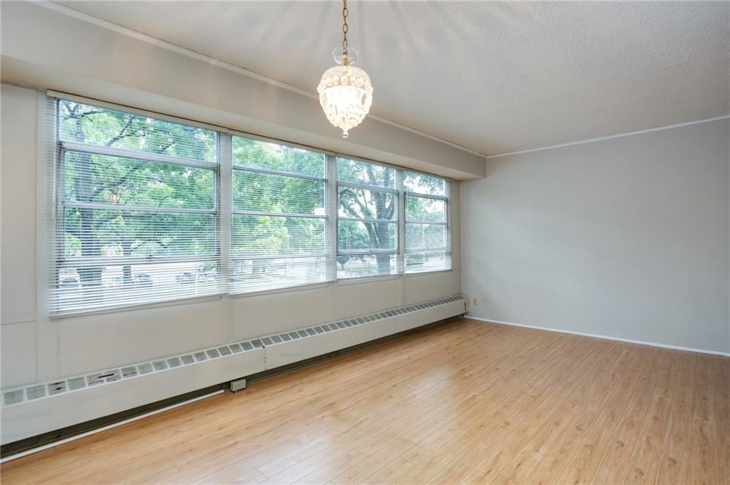 333 W Meyer Boulevard Property Photo 6