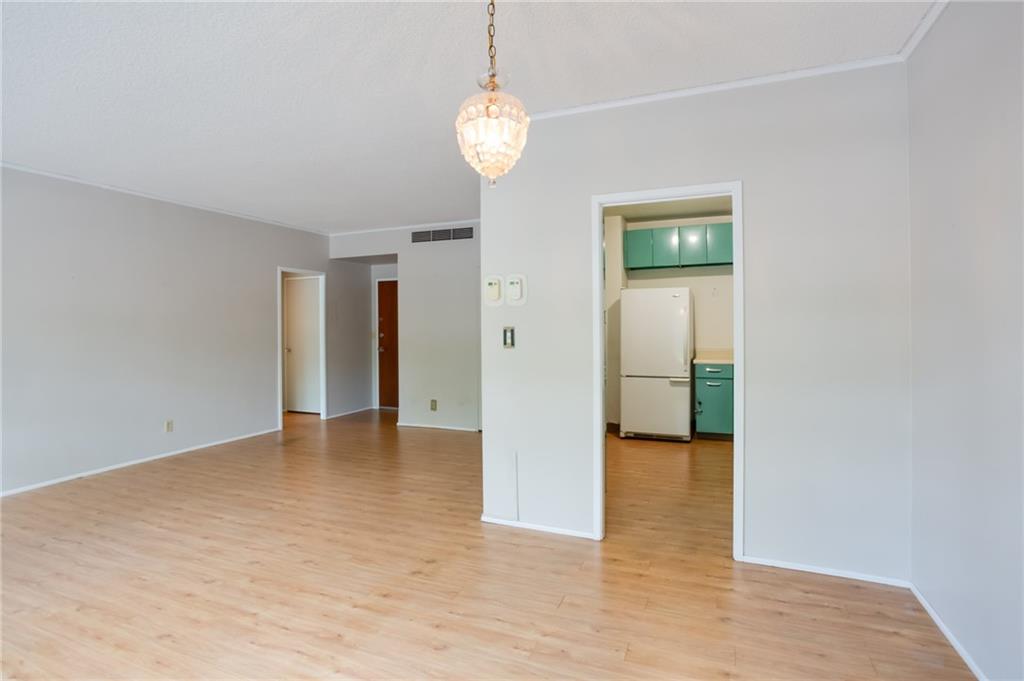 333 W Meyer Boulevard Property Photo 8