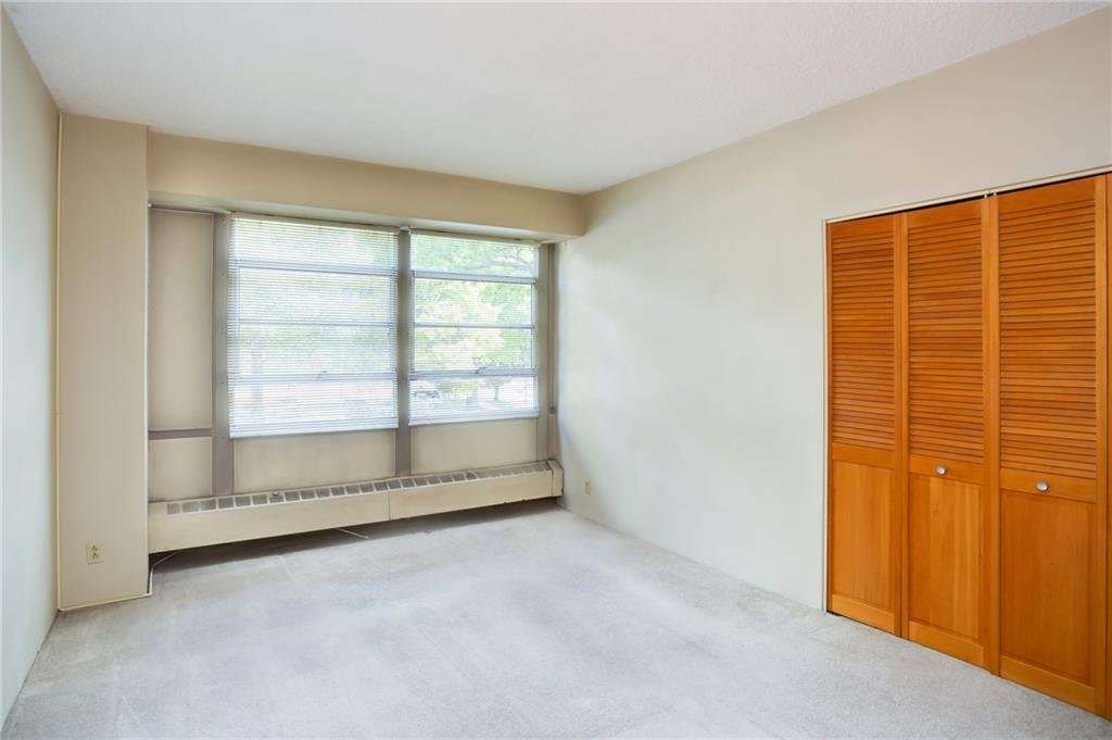 333 W Meyer Boulevard Property Photo 9
