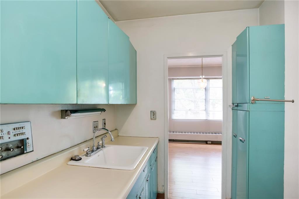 333 W Meyer Boulevard Property Photo 12