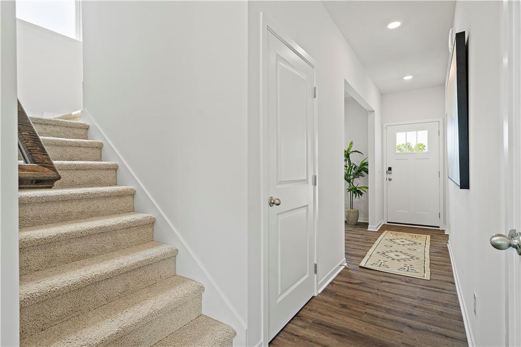 714 Solstice Circle Property Photo 5