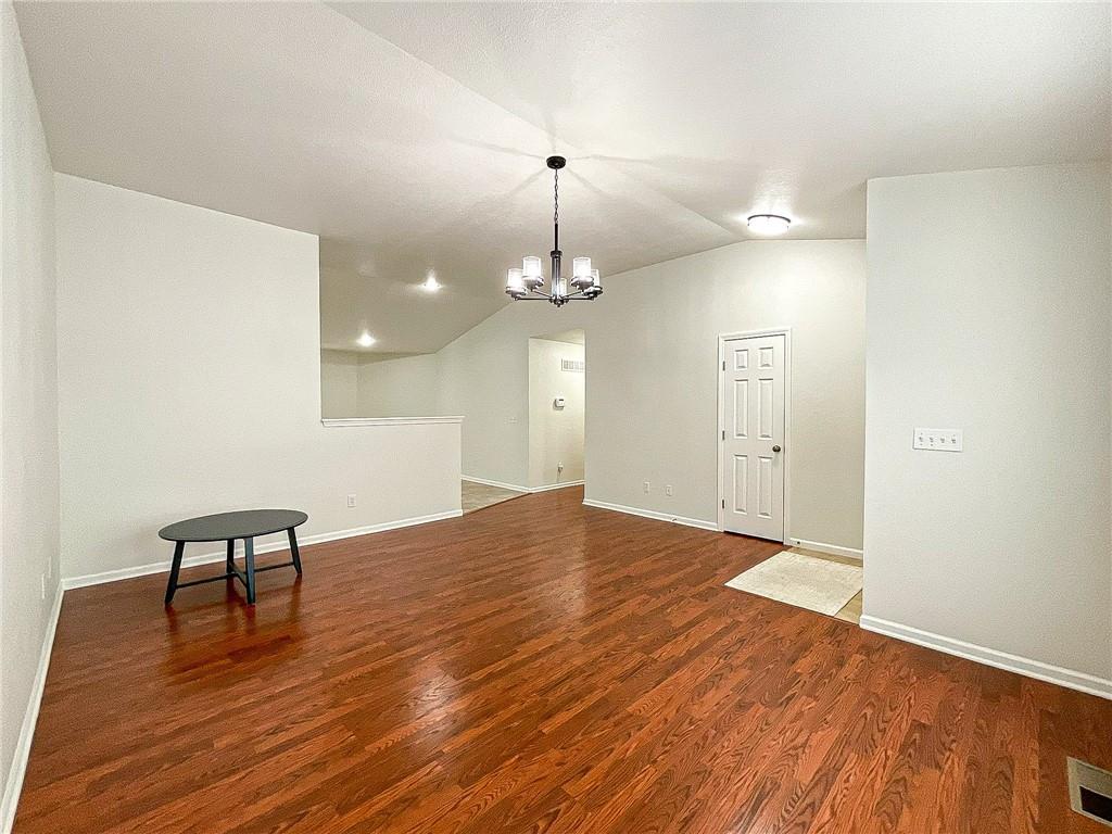 14404 Eastern Court Property Photo 7