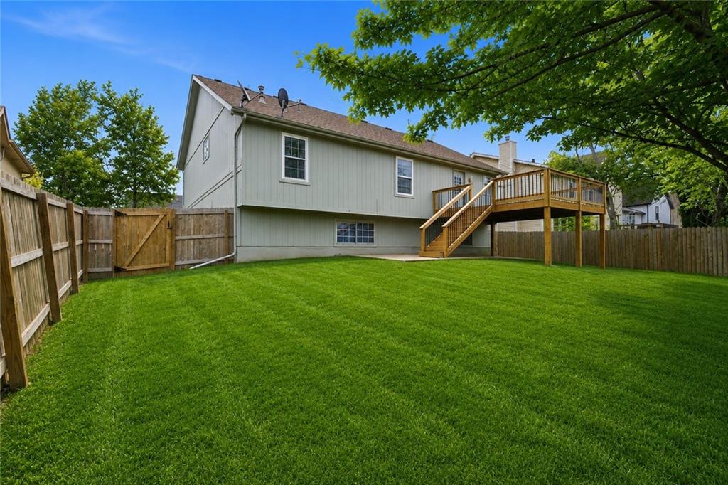 1181 E Meadow Lane Property Photo 4