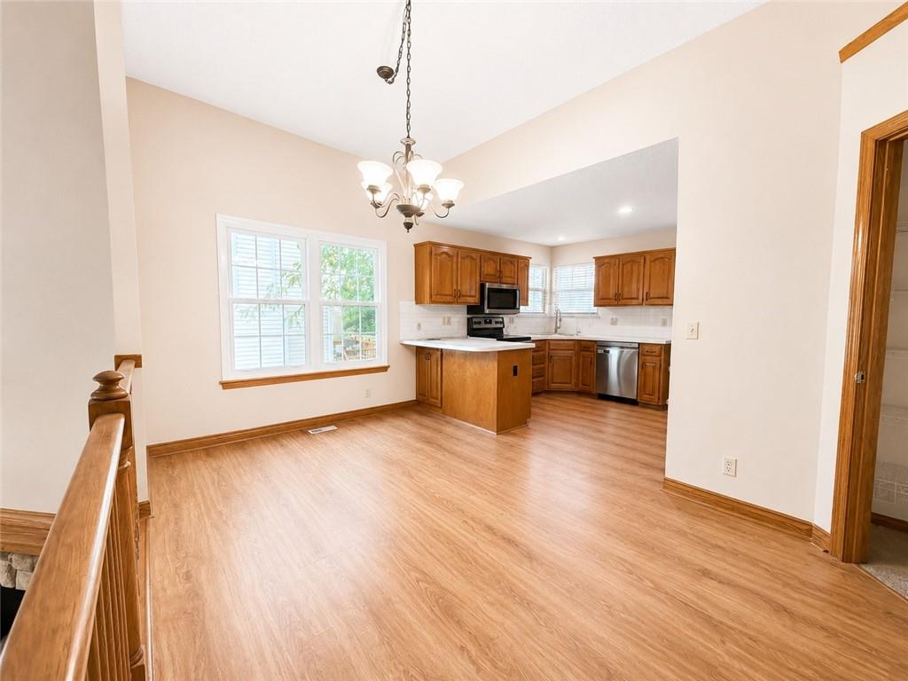 1181 E Meadow Lane Property Photo 9